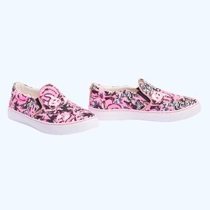 NWOT Lilly Pulitzer Julie Sneaker “Boo” Size 7